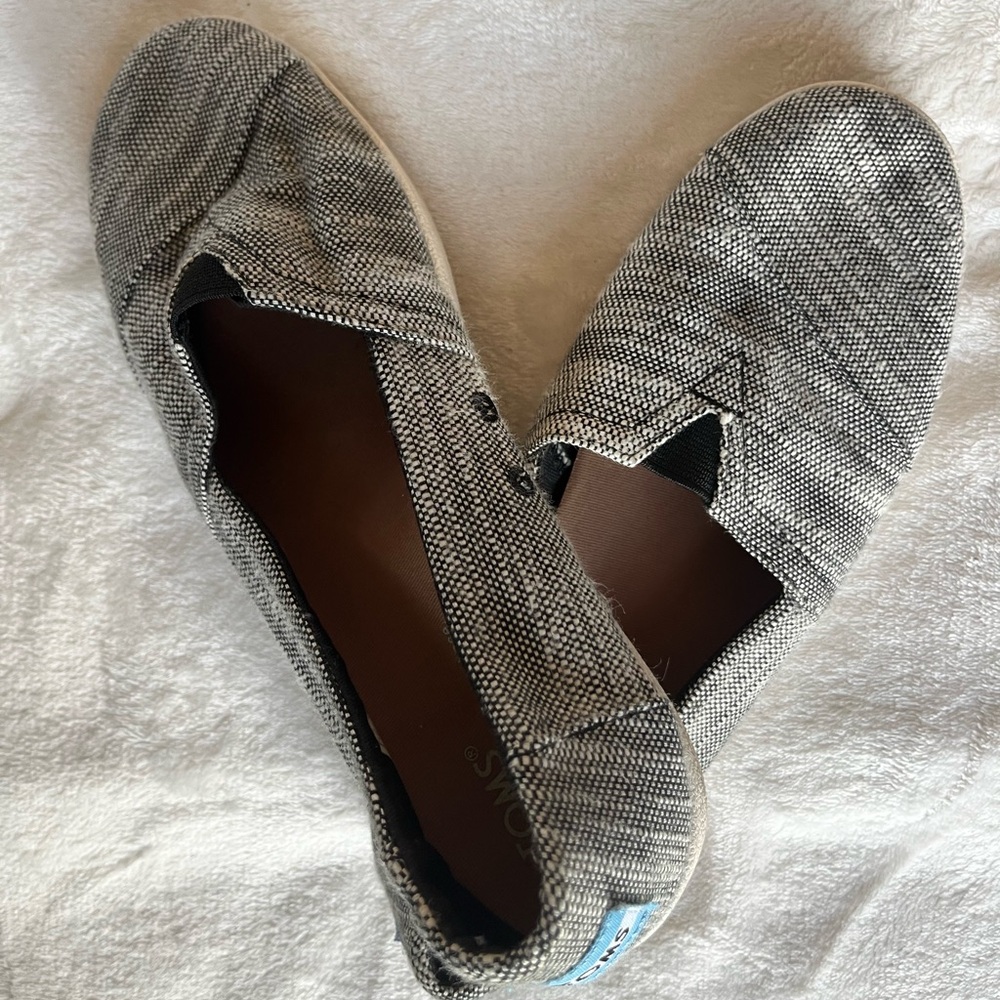 TOMS gray slip-ons, size 8.5
